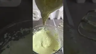 How to pipe macaron filling : How to use a macaron template:  Right consistency for macaron batter