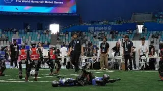 Bloopers y ca&iacute;das: momentos divertidos de la primera competencia mundial de robots humanoides | AFP