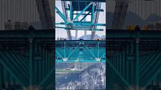 Reviewing the construction moments of the Huajiang Canyon Bridge#mountains  #infrastructure #bridge