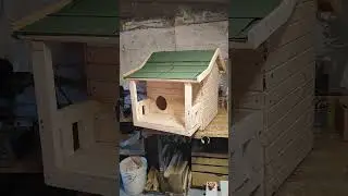 Insulated Outdoor Cat House with Large Terrace & Green Roof 🏠🐾