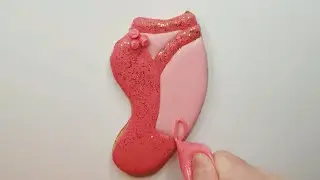 How to make BALLERINA SLIPPER COOKIES with royal icing | tutorial
