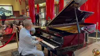 'Santa Clause is Coming to Town' Piano Performance at Grand Hotel (Taipei) 🇹🇼 Pianist: 林源泉