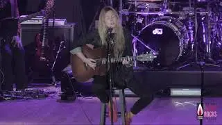 Beatie Wolfe performs 