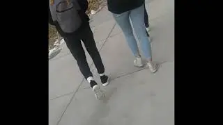Thicc girl at school again