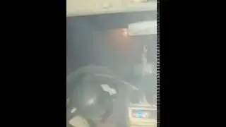Os loko fumando narga no carro