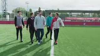 Gabo y Ulises juegan con KOKE