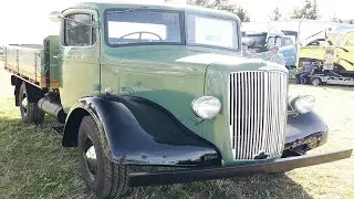 Vintage 1950 Morris Commercial Truck at Wheels at Wanaka 2023