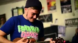 Woody Bond - 