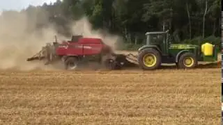 N&auml;f Lohnunternehmen - Stroh pressen mit Vorbauh&auml;cksler