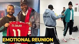 Moment ex-Liverpool Djibril Ciss&eacute; posed with Mo Salah & Van Dijk after the match yesterday