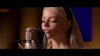 WERELDPREMI&Egrave;RE: Anya Taylor-Joy vertolkt 