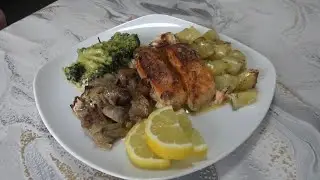 запечённый лосось с овощами в духовке