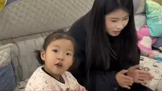 媳妇出差我在家就是接孩子，带孩子，照顾孩子，芊羽怕爸爸工作不陪她，还好姐姐每天下班都去陪妹妹【奶茶阿姨儿】