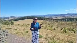 Malaiyoram veesum kaatru - singing in nature