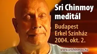 Sri Chinmoy meditál - Budapest, Erkel Színház - 2004. okt. 2. - Két koncert szünetében