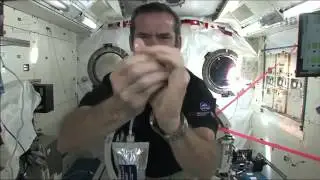 How to wash your hands in space - Tidax.net.FLV