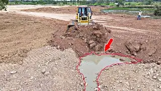 Incredible !! Big Project filling By Bulldozer KOMATSU D61p pushing soil with 25ton Dump trucks.
