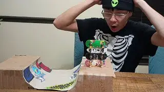 Showing you guys my fingerboard stuff (my first video)