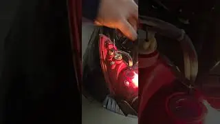 как заменить стоп-сигнал на hyunday santa fe