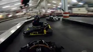 V2 Kart Rennstart auf Kartbahn