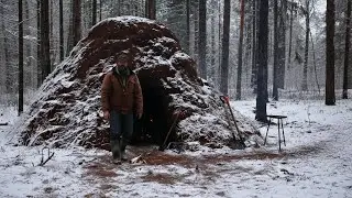 Peaceful Snow Camping &ndash; Bushcraft & Campfire Cooking