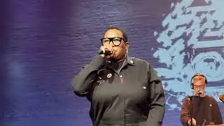 BAHAMADIA performing UKNOWHOWWEDU live in Harlem NY April 2022