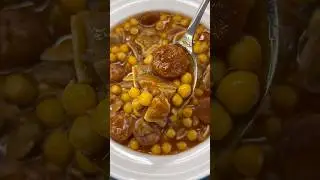 GARBANZOS GUISADOS CON OREJA!! Platazo de cuchara😋👏 #youtubeshorts #shorts