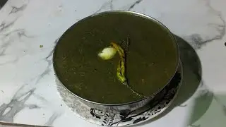 गाँव जैसा स्वाद! बिना किसी झंझट के बनाएँ टेस्टी बथुआ साग🥬✨ #BathuaSaag #HealthyEating #WinterSpecial