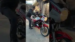 Послушайте, как играет Кенни Робертс на Yamaha RZ350!