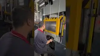 Thailand customer 500 tons cold forging press with pneumatic door #coldforging #hydraulicpress