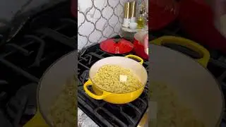 Creamy Cheesy Stovetop Mac and Cheese. #macncheese #stovetopmacandcheese