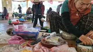 The countryside market sells many things, fish, meat, seafood, vegetables of all kinds, the market