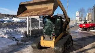 K&ouml;p Multi terr&auml;nglastmaskin CAT 287C p&aring; Klarvik