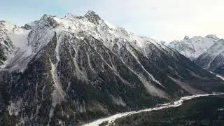 Архыз, ущелье р. Псыш с высоты 500 м.