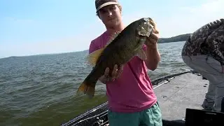 На озере Кентукки проходит захватывающий турнир Bass Pro Shops Big Bass Bash, представленный комп...