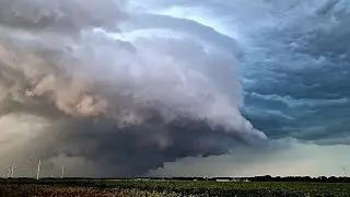 Superzelle mit Downburst zieht über Brandenburg an der Havel. Feuerwehr im Ausnahmezustand.