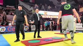 Finale 1° round Tui Sho a piedi fissi maschile 42/60 anni 90+ kg perso da Maurizio (sx)