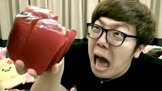365日放置してた巨大グミ食べてみた！