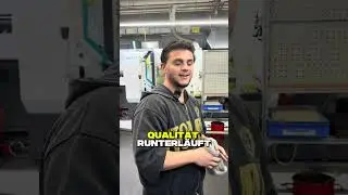 Frisch gedrehte Pr&auml;zisionsteile werden h&auml;ndisch gepr&uuml;ft sorgf&auml;ltig f&uuml;r die W&auml;scherei vorbereitet.