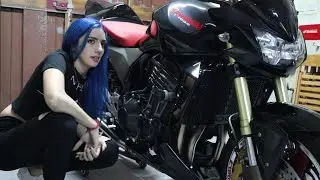Kawasaki Z1000 with dual Akrapovic exhaust Sound - The Mighty Z