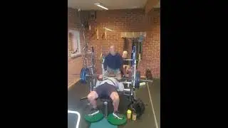 67years old. Pr 100kg closegripbench #musceltraining #motivation # #benchpresstop#strongafter60