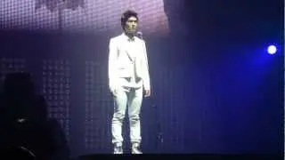 Onew Singing an Opera - SM Town Paris 11th of June 2011