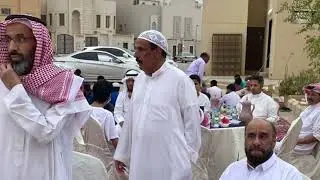 في اجواء ايمانية واخوية ورسالة الى فضل اجتماع الجيران تناول جماعة مسجد محمد الرواف بعرقة الافطار 🌙