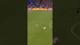 MARTINELLI ROUNDS NEUER & SCORES!