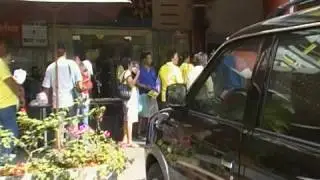 Noynoy Aquino-Mar Roxas Edsa Anniversary Rally -scene Outside Araneta Coliseum (2)