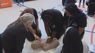 Chicago high school students receive training in life-saving emergency skills - WGN News at 9