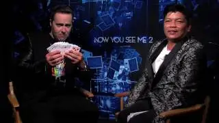 Magician Keith Barry from NOW YOU SEE ME 2 Performs Tricks!