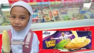 Makan Ice Cream Jagung Beli di Indomaret .. Enak gak yaaaa ???