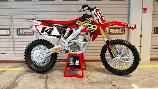 Honda CRF450R 2011 No.14 Kevin Windham made by NewRay in scale 1:12 diecast dirt bike