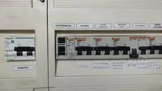 como instalar un protector de sobretensiones permanentes y transitorias de Schneider